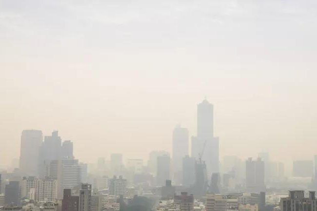 秋高氣燥，警惕“三手煙”！空氣凈化除濕機(jī)